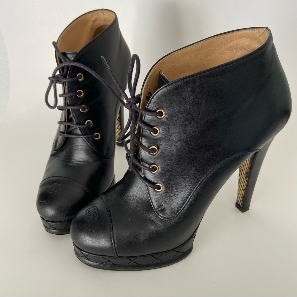 Chanel Black Leather CC Cap Toe Lace Up Platform Ankle Boots - Picture 2 of 16